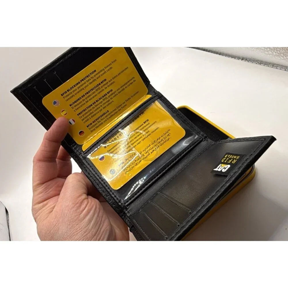 CAT Caterpillar Leather Trifold RFID Black Wallet NEW in Box
